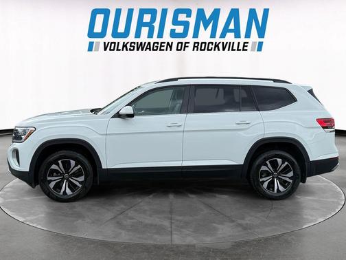 Pure White 2024 Volkswagen Atlas 2.0T SE