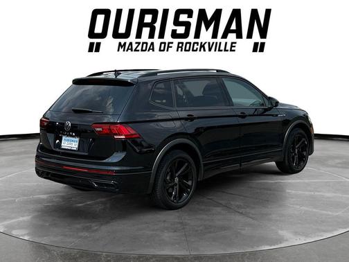 Deep Black 2024 Volkswagen Tiguan 2.0T SE R-Line Black