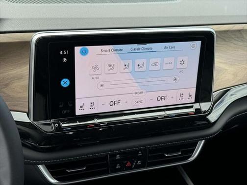 2025 Volkswagen Atlas 2.0T SE w/Technology 4MOTION