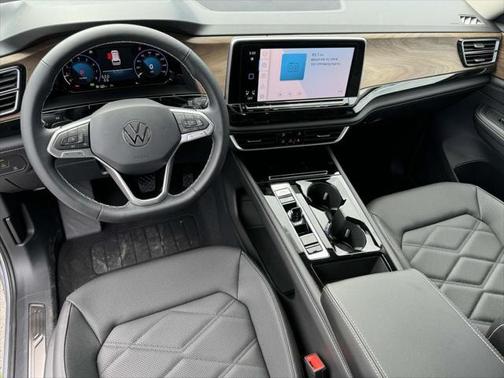 2025 Volkswagen Atlas 2.0T SE w/Technology 4MOTION