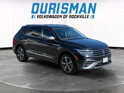 Deep Black 2024 Volkswagen Tiguan 2.0T Wolfsburg Edition