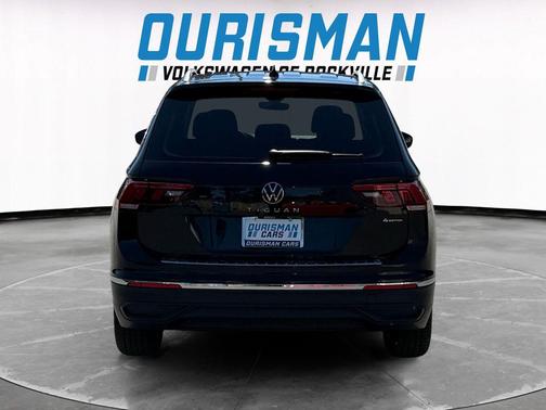 Deep Black 2024 Volkswagen Tiguan 2.0T Wolfsburg Edition
