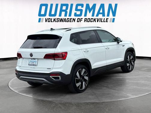 Pure White 2024 Volkswagen Taos 1.5T SEL