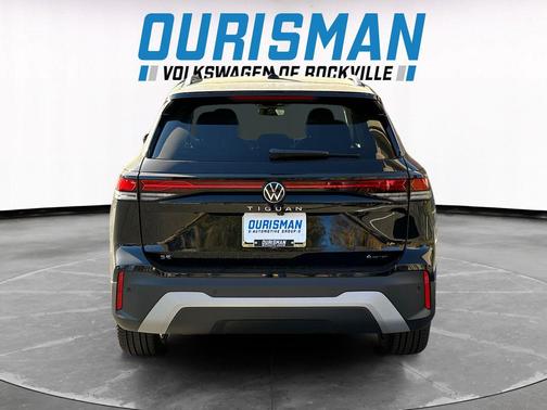 2025 Volkswagen Tiguan 2.0T SE 4MOTION