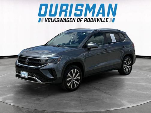 Gray 2022 Volkswagen Taos 1.5T SE