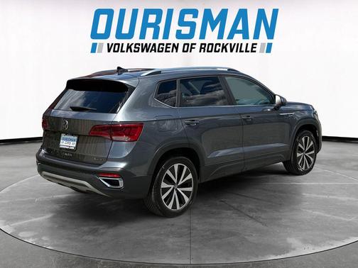 Gray 2022 Volkswagen Taos 1.5T SE