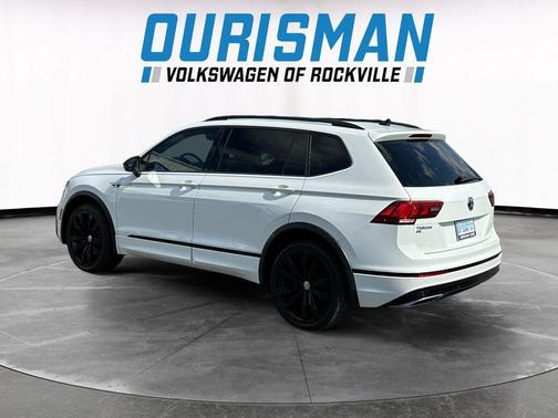 Pure White 2021 Volkswagen Tiguan 2.0T SE R-Line Black