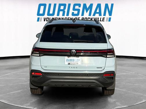 2025 Volkswagen Taos 1.5T SE Black