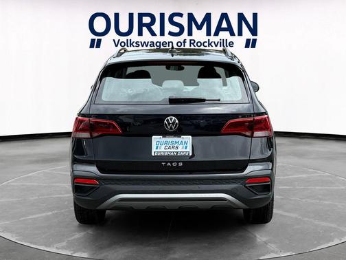 Deep Black 2024 Volkswagen Taos 1.5T S