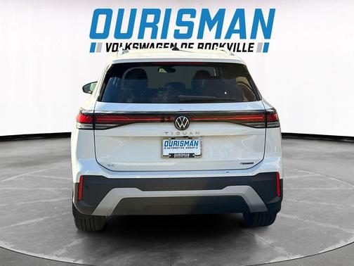 2025 Volkswagen Tiguan 2.0T SE 4MOTION