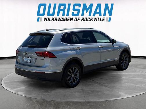 Silver Metallic 2022 Volkswagen Tiguan 2.0T SE 4MOTION