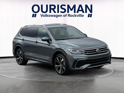 Platinum Gray Metallic 2022 Volkswagen Tiguan 2.0T SEL R-Line 4MOTION