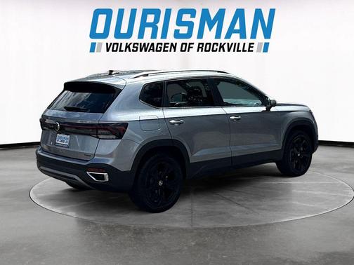 Silver Metallic 2025 Volkswagen Taos 1.5T SEL