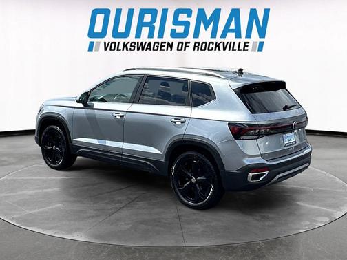 Silver Metallic 2025 Volkswagen Taos 1.5T SEL