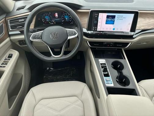 2025 Volkswagen Atlas 2.0T SE