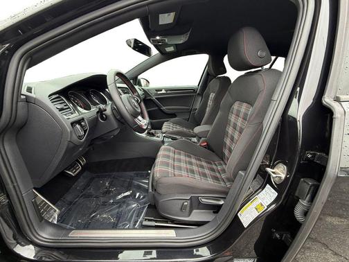 2017 Volkswagen Golf GTI 2.0T S 4-Door