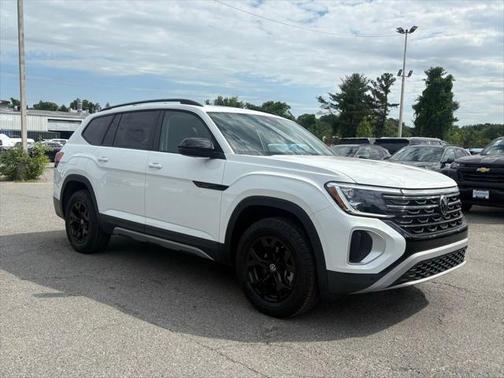 2024 Volkswagen Atlas 2.0T SE w/Technology 4MOTION