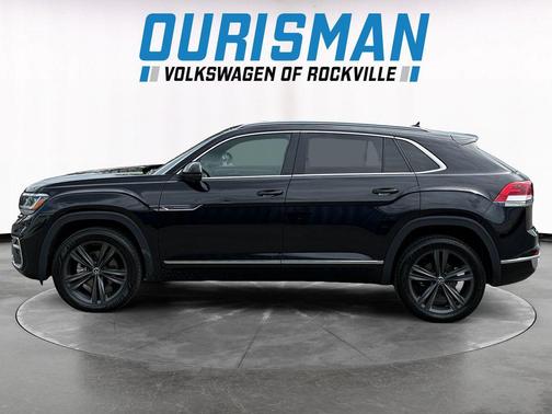 Deep Black 2022 Volkswagen Atlas Cross Sport 3.6L V6 SEL R-Line