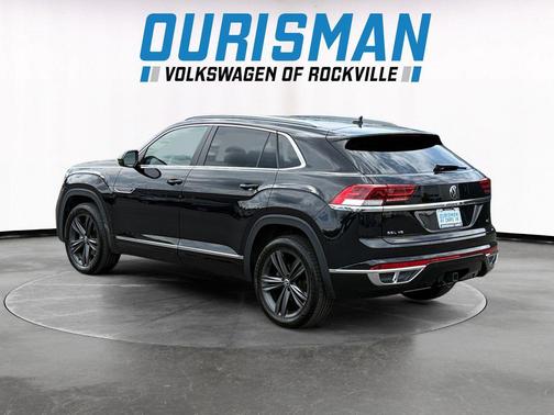 Deep Black 2022 Volkswagen Atlas Cross Sport 3.6L V6 SEL R-Line