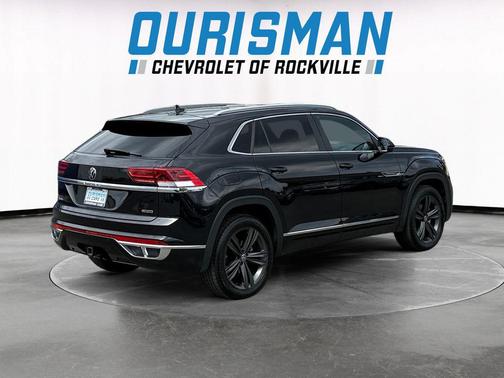 Deep Black 2022 Volkswagen Atlas Cross Sport 3.6L V6 SEL R-Line