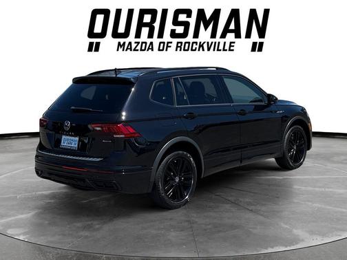 Deep Black 2022 Volkswagen Tiguan 2.0T SE R-Line Black 4MOTION