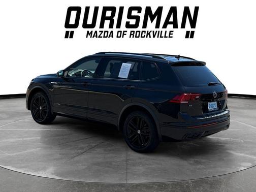 Deep Black 2022 Volkswagen Tiguan 2.0T SE R-Line Black 4MOTION