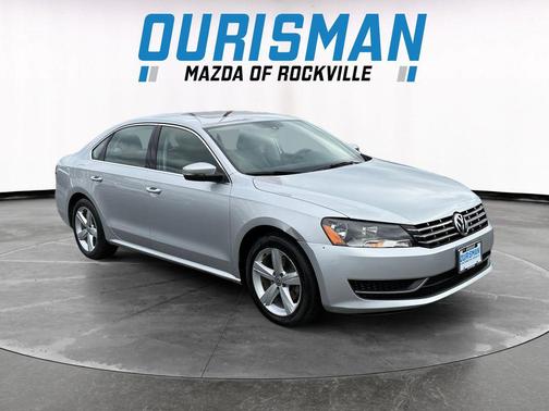 2013 Volkswagen Passat 2.0 TDI SE w/ Sunroof