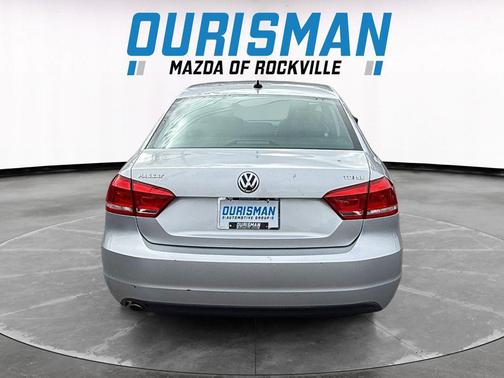 2013 Volkswagen Passat 2.0 TDI SE w/ Sunroof