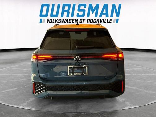 2025 Volkswagen Tiguan 2.0T SE R-Line Black 4MOTION