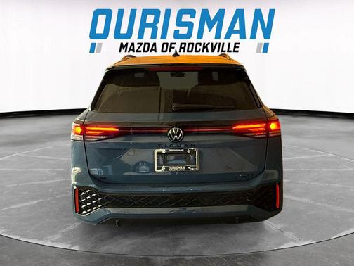 2025 Volkswagen Tiguan 2.0T SE R-Line Black 4MOTION