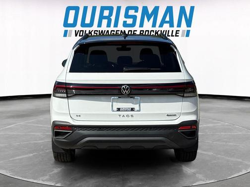 2025 Volkswagen Taos 1.5T SE Black