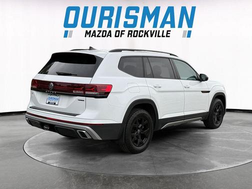 2024 Volkswagen Atlas 2.0T SE w/Technology 4MOTION