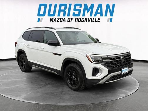 2024 Volkswagen Atlas 2.0T SE w/Technology 4MOTION