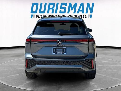 2025 Volkswagen Tiguan 2.0T SE R-Line Black 4MOTION