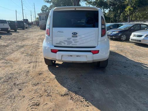 2011 Kia Soul +