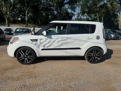 2011 Kia Soul +
