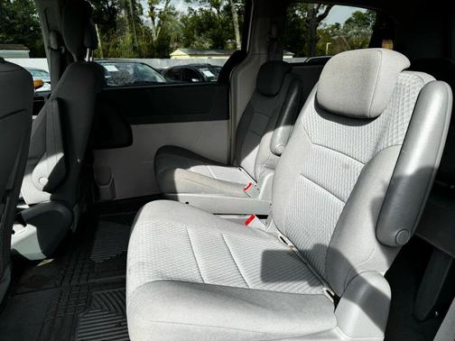 2010 Chrysler Town & Country Touring