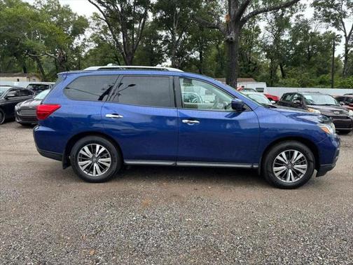 2017 Nissan Pathfinder Platinum