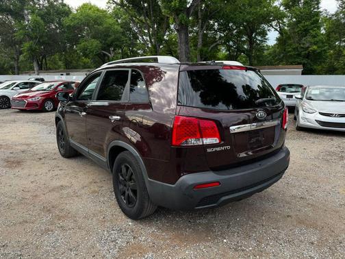 Dark Cherry 2013 Kia Sorento LX