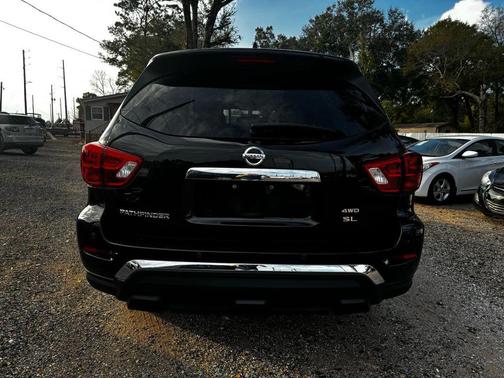 2020 Nissan Pathfinder SL Sport Utility 4D