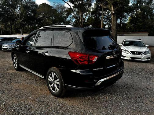 2020 Nissan Pathfinder SL Sport Utility 4D