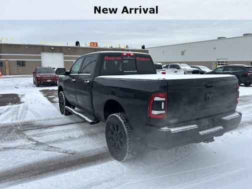 2022 RAM 2500 Big Horn Crew Cab 4x4 6'4' Box