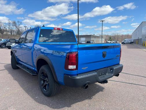 Hydro Blue Pearl 2022 RAM 1500 Classic SLT