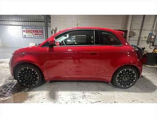 2024 FIAT 500e INSPI(RED) FWD