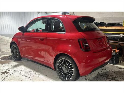 2024 FIAT 500e INSPI(RED) FWD