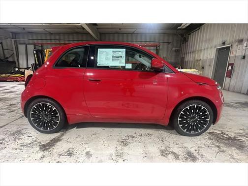 2024 FIAT 500e INSPI(RED) FWD