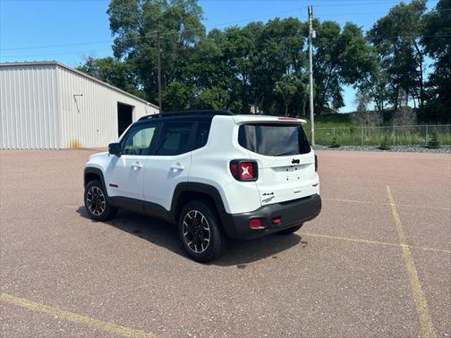2023 Jeep Renegade Trailhawk