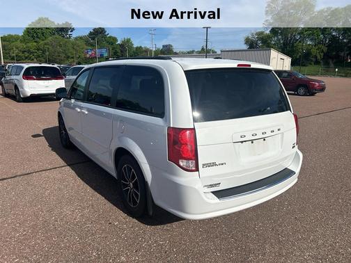 White Knuckle Clearcoat 2017 Dodge Grand Caravan GT