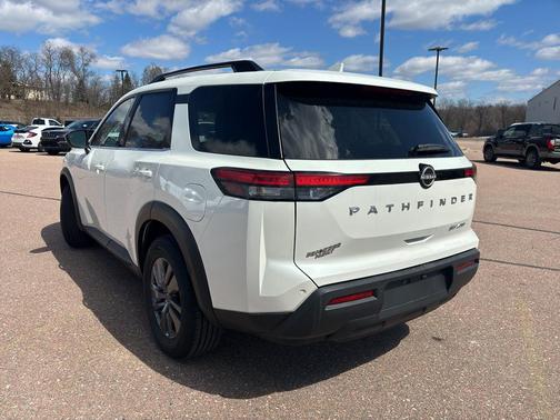 Pearl White Tricoat 2024 Nissan Pathfinder SV 4WD