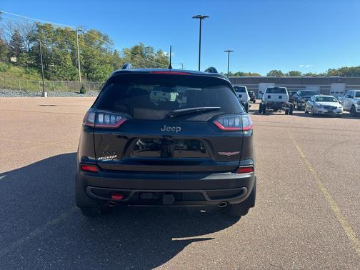 2022 Jeep Cherokee Trailhawk